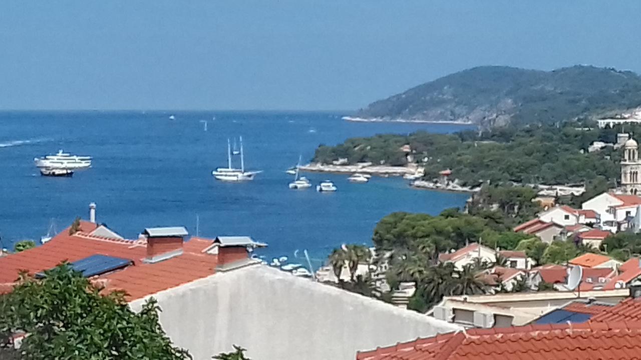Sanja 3* Hvar Town